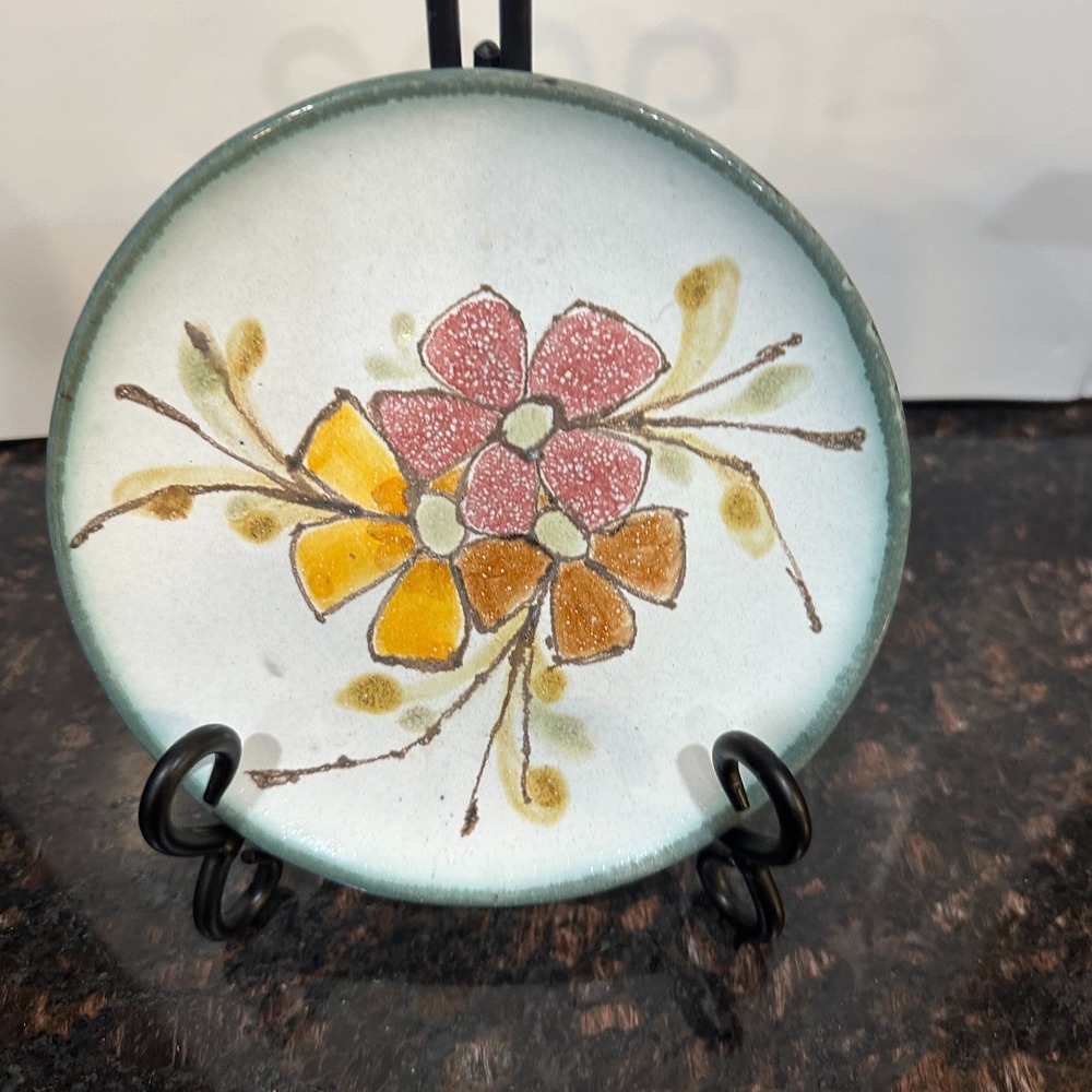 VTG  Hand Painted Floral Ceramic Plate Studio Pottery Signed 6.5" Pink Orange